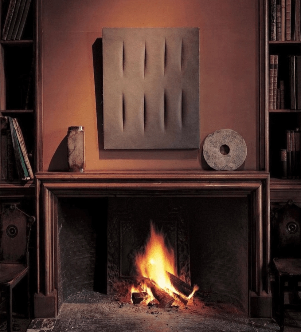 1 5 3 Fireplace Art Lucio Fontana D @axelvervoordt C @theartreporter